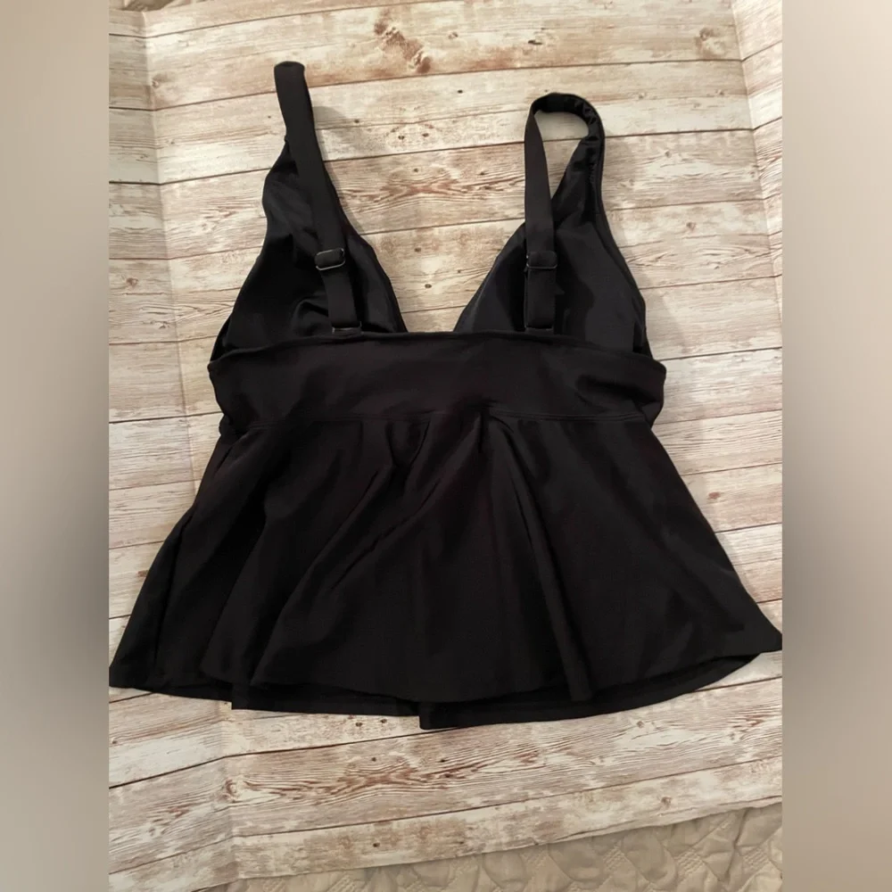 🆕 RESERVED EB Old Navy Women’s V-Neck Swing Tankini Swim Top Black S 4-6 - Picture 6 of 13